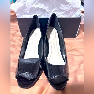 NWT Nine West Patent Leather Wedges